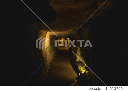 島根 石見銀山遺跡 坑道内部 島根 石見銀山遺跡 坑道内部 143137494