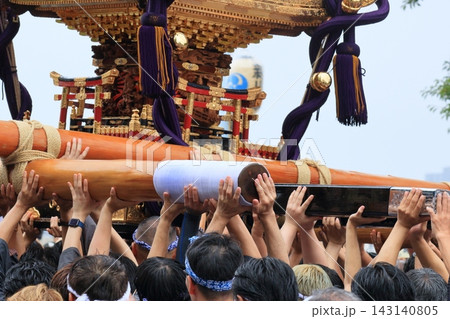 富岡八幡宮のお神輿 江戸三大祭り 水かけ祭り 富岡八幡宮のお神輿 江戸三大祭り 水かけ祭り 143140805