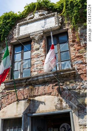 イタリア、ジェノバにある観光名所のコロンブスの家 イタリア、ジェノバにある観光名所のコロンブスの家 143141224