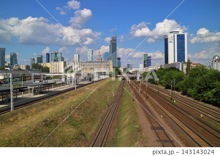 【ポーランド】 【ワルシャワ】 ワルシャワの街並み ワルシャワ・グウナ駅と都市風景 【ポーランド】 【ワルシャワ】 ワルシャワの街並み ワルシャワ・グウナ駅と都市風景 143143024