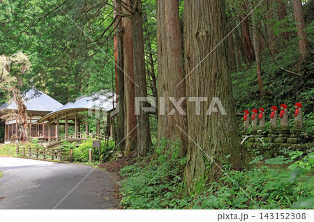満願寺の六地蔵と微妙橋 安曇野市穂高 満願寺の六地蔵と微妙橋 安曇野市穂高 143152308