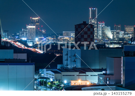 川崎の工業地帯から望む横浜の都市夜景 川崎の工業地帯から望む横浜の都市夜景 143155279