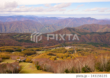 那須高原の紅葉　スキー場山頂からの風景 143156135
