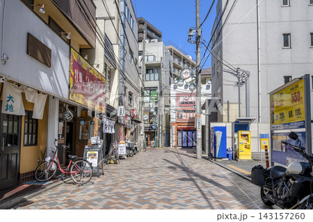 神奈川県川崎市 元住吉駅東口のモトスミ・オズ通り商店街 143157260
