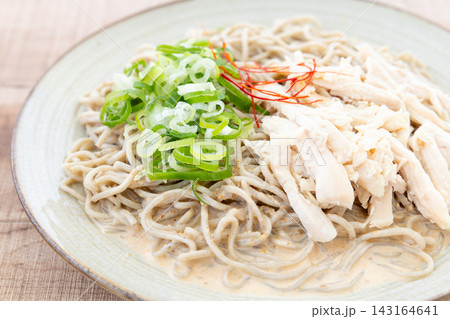 美味しいごまだれの冷やし蒸し鶏そば 美味しいごまだれの冷やし蒸し鶏そば 143164641