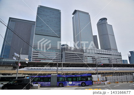 《愛知県》名古屋都市風景 名古屋駅太閤通口の風景 新交通システムSRTと新幹線 《愛知県》名古屋都市風景 名古屋駅太閤通口の風景 新交通システムSRTと新幹線 143166677