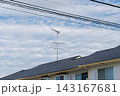 アパートのテレビアンテナと電線と高圧電線 アパートのテレビアンテナと電線と高圧電線 143167681