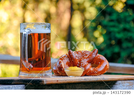 beer festival with outdoor drink. local oktoberfest alternative. design template 143172390