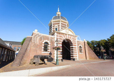 Morspoort city gate at the canal in Leiden, Netherlands 143173727