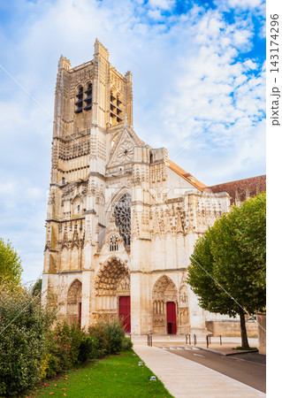 Saint Etienne Cathedral in Auxerre city, Burgundy region in France 143174296