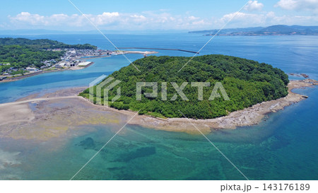 天草市五和町の亀島のドローン空撮 143176189