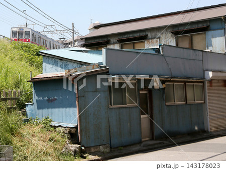線路沿い 143178023