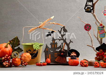 ミニチュアカボチャ(ハロウィン) ミニチュアカボチャ(ハロウィン) 143179324
