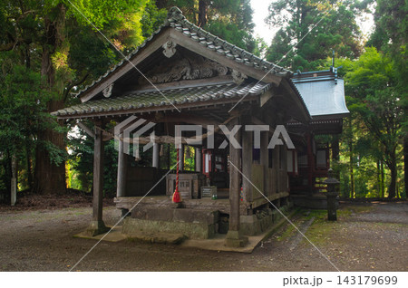 丸山神社（丸山八幡神社）の拝殿 143179699