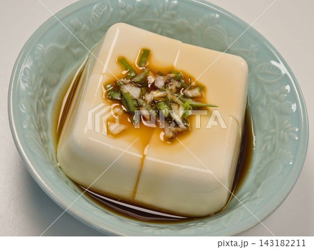 ピリ辛豆腐、手料理、妻の手料理、家庭の味、我が家の味、愛情料理、夕食、晩御飯、家庭の食卓 ピリ辛豆腐、手料理、妻の手料理、家庭の味、我が家の味、愛情料理、夕食、晩御飯、家庭の食卓 143182211