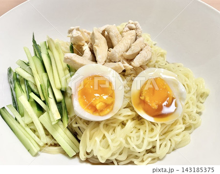 写真素材:冷やし中華 写真素材:冷やし中華 143185375