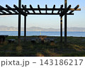平舘海水浴場の夕暮れのあずまや 143186217