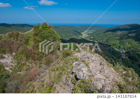 中山仙境の登山道から望む高城 143187814