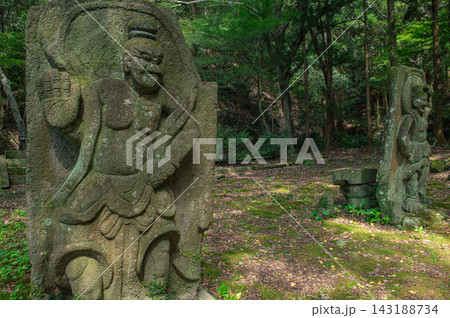 旧千燈寺跡の仁王像 旧千燈寺跡の仁王像 143188734