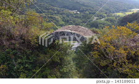 天念寺耶馬の無明橋のドローン空撮 天念寺耶馬の無明橋のドローン空撮 143189011