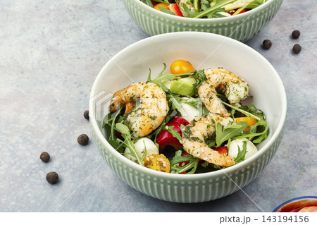 Fresh garden salad with prawns Fresh garden salad with prawns 143194156