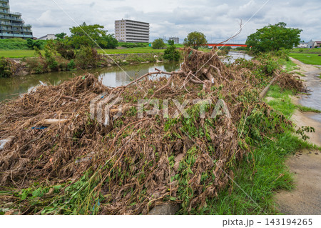 矢田川、記録的短時間大雨の爪痕〈愛知県名古屋市〉 矢田川、記録的短時間大雨の爪痕〈愛知県名古屋市〉 143194265