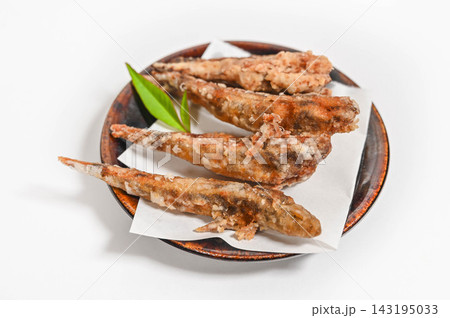 香ばしく揚がったメヒカリの唐揚げ 香ばしく揚がったメヒカリの唐揚げ 143195033