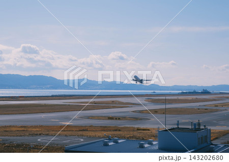 [関西国際空港]西日本の空の玄関口！大空へ飛び立つ飛行機を一望できる展望デッキ 143202680