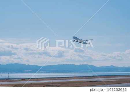 [関西国際空港]西日本の空の玄関口！大空へ飛び立つ飛行機を一望できる展望デッキ 143202683