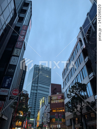 銀座のビル群 早朝 銀座のビル群 早朝 143206020