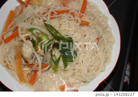 熱々、ラーメン 熱々、ラーメン 143208227