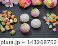 ひな祭りに団子とひなあられに金平糖 143208762