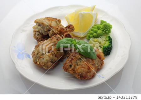 鶏の唐揚げ　バジル味 143211279