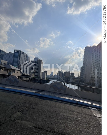 橋と青空 143212760