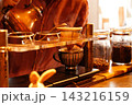 レトロな喫茶で淹れているハンドドリップコーヒー 143216159