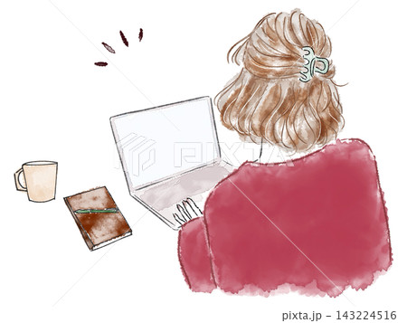 カフェで仕事をする女性 カフェで仕事をする女性 143224516