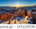 Bryce Canyon National Park at sunrise in Winter, Utah, USA 143226586