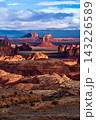 Hunts Mesa at sunrise, Monument Valley, Arizona, USA 143226589