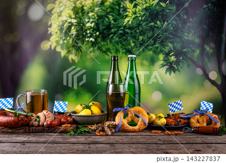Oktoberfest food: beer, pretzel, sausages, stewed cabbage, potato 143227837