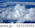 夏の沖縄　上空から見た積乱雲 143229364