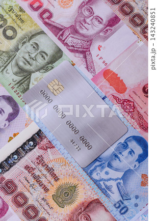 A credit card for contactless cashless payments via a terminal or online. A credit card A credit card for contactless cashless payments via a terminal or online. A credit card 143240851