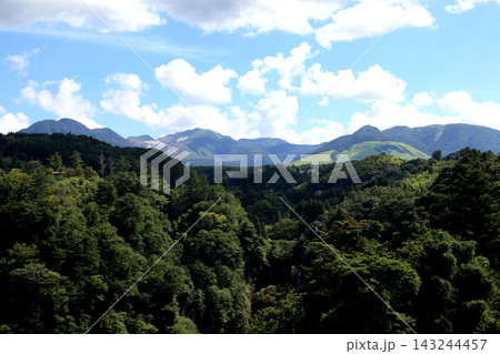 大分県の人気観光スポット 九重“夢”大吊橋の眺望 大分県の人気観光スポット 九重“夢”大吊橋の眺望 143244457