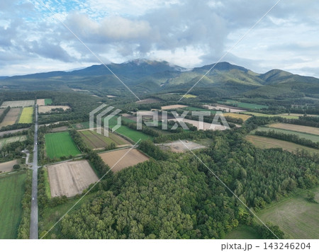 北海道 知床 天に続く道から眺める絶景 ドローン空撮 北海道 知床 天に続く道から眺める絶景 ドローン空撮 143246204