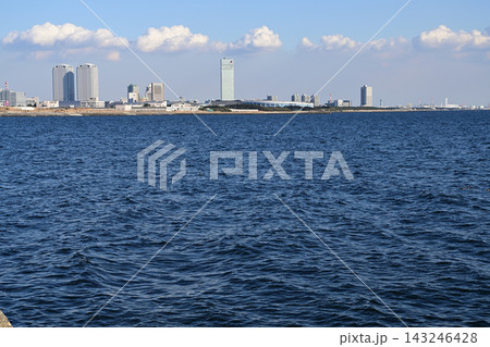 海の向こうの幕張新都心 海の向こうの幕張新都心 143246428