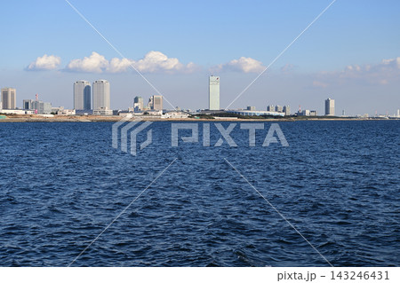 海の向こうの幕張新都心 海の向こうの幕張新都心 143246431