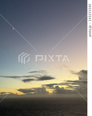 多彩な空 143253340