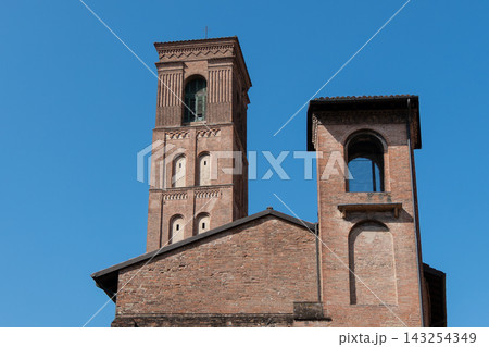 Romanesque bell towers of San Giacomo Maggiore basilica in Bologna Italy 143254349