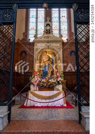 Statue of the Virgin Mary at the Altar of San Petronio Basilica in Bologna Italy Statue of the Virgin Mary at the Altar of San Petronio Basilica in Bologna Italy 143254384
