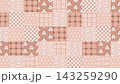 秋色和柄のモザイクタイル 143259290