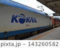 韓国　浦項駅に停車するKORAILムグンファ号の電気機関車 143260582